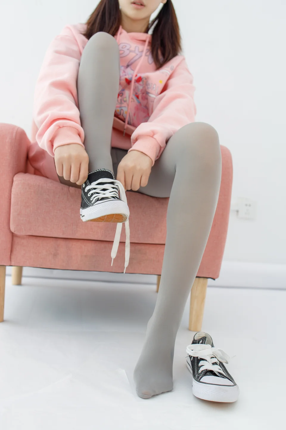 森萝财团_小夜_No_002_内部017_真空灰丝80D_137P,1V_5_01GBP tg@simisebaisi 【丝足阁】032.webp